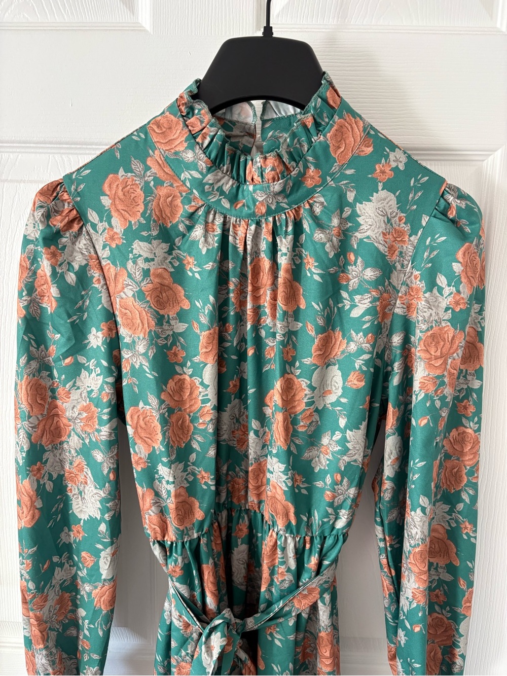 Amazon Floral Pleated Belted Maxi Dress in Green and Orange Size M - Picture 4 of 5